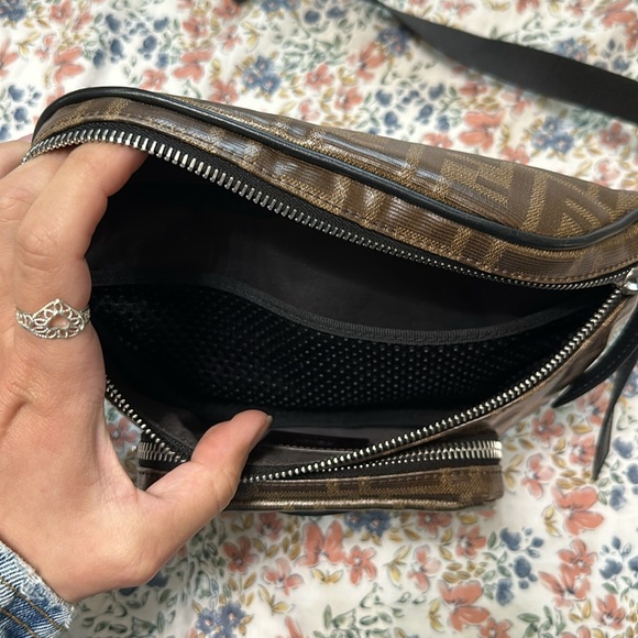 Fendi Fanny Pack cross body bag luxury casual sporty - Picture 4 of 9